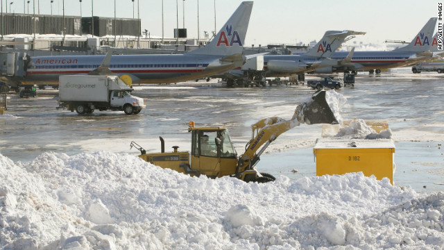 ΗΠΑ: Χιλιάδες πτήσεις «παγώνουν» από τη χιονοθύελλα