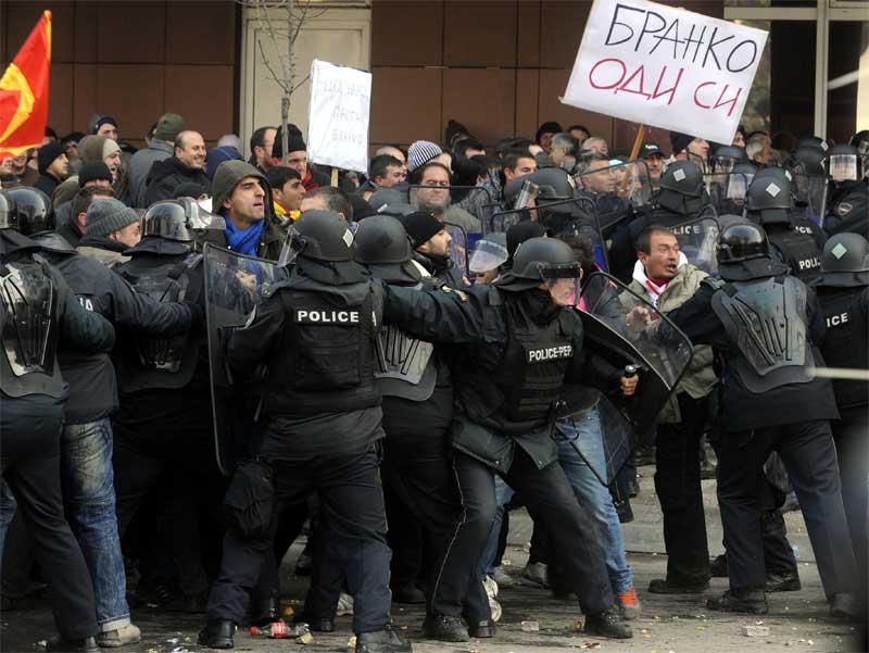 Συγκρούσεις στα Σκόπια