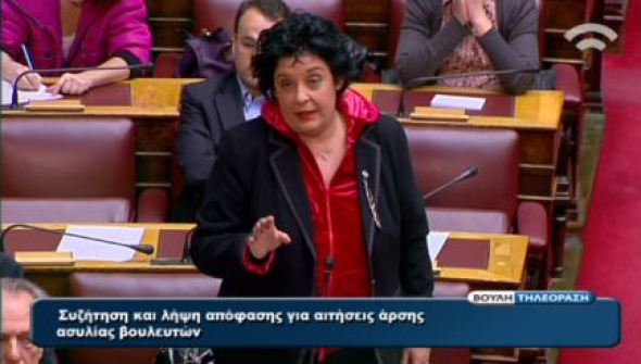 ΒΙΝΤΕΟ-Άρση ασυλίας του Κασιδιάρη για το χαστούκι και νέα κόντρα με την Κανέλλη στη Βουλή