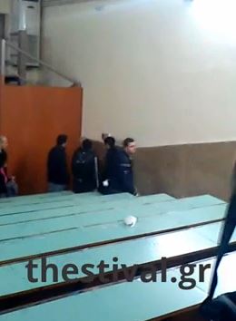 ΒΙΝΤΕΟ-Καθηγητής καταγγέλλει επίθεση από μέλη του ΣΥΡΙΖΑ
