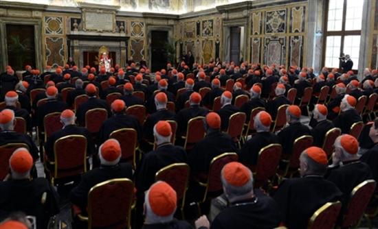 Άρχισαν οι διαδικασίες για την εκλογή του Πάπα