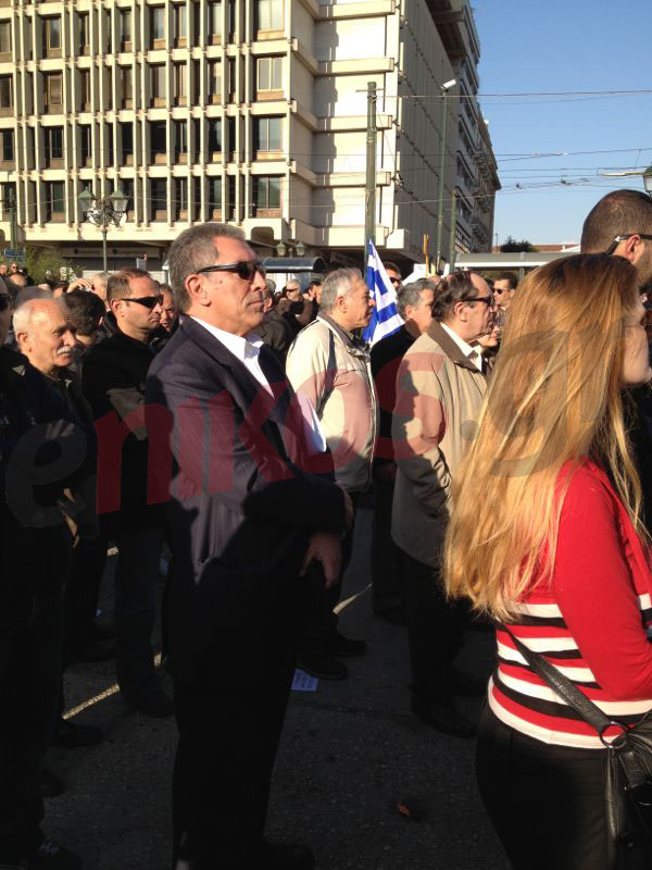 ΦΩΤΟ-Ο Καπερνάρος στη συγκέντρωση των ένστολων