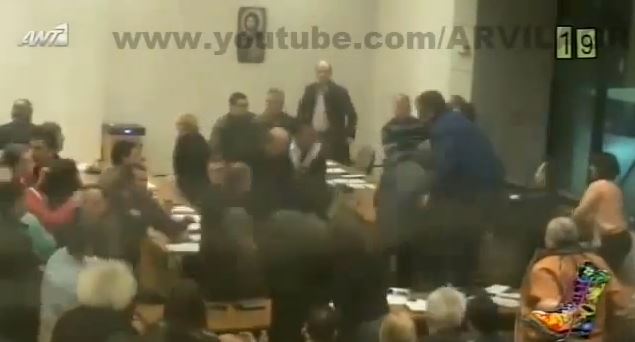 ΒΙΝΤΕΟ-Harlem Shake χορεύουν και… δημοτικοί σύμβουλοι