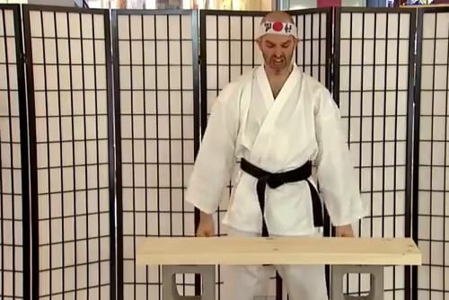 ΒΙΝΤΕΟ-Ο ευαίσθητος καρατέκα