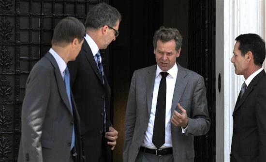 Εμπλοκή με τις απολύσεις στο δημόσιο