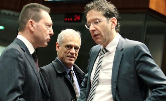 Τα βλέμματα στραμμένα στις Βρυξέλλες