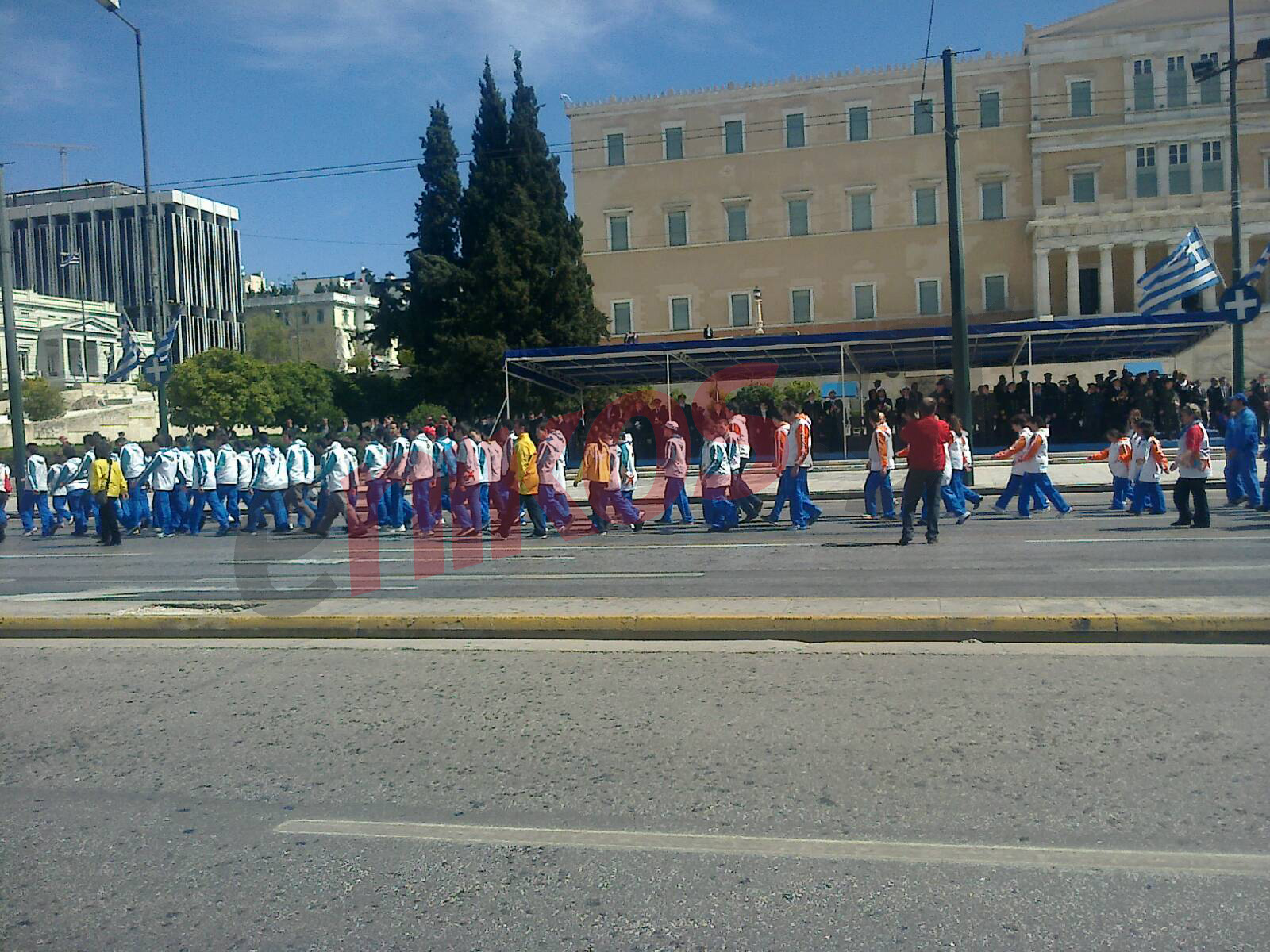 ΤΩΡΑ – ΦΩΤΟ: Τα παιδιά των Special Olympics στην παρέλαση