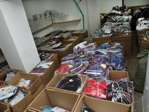 Κατέστρεψαν 150.000 λαθραία αντικείμενα