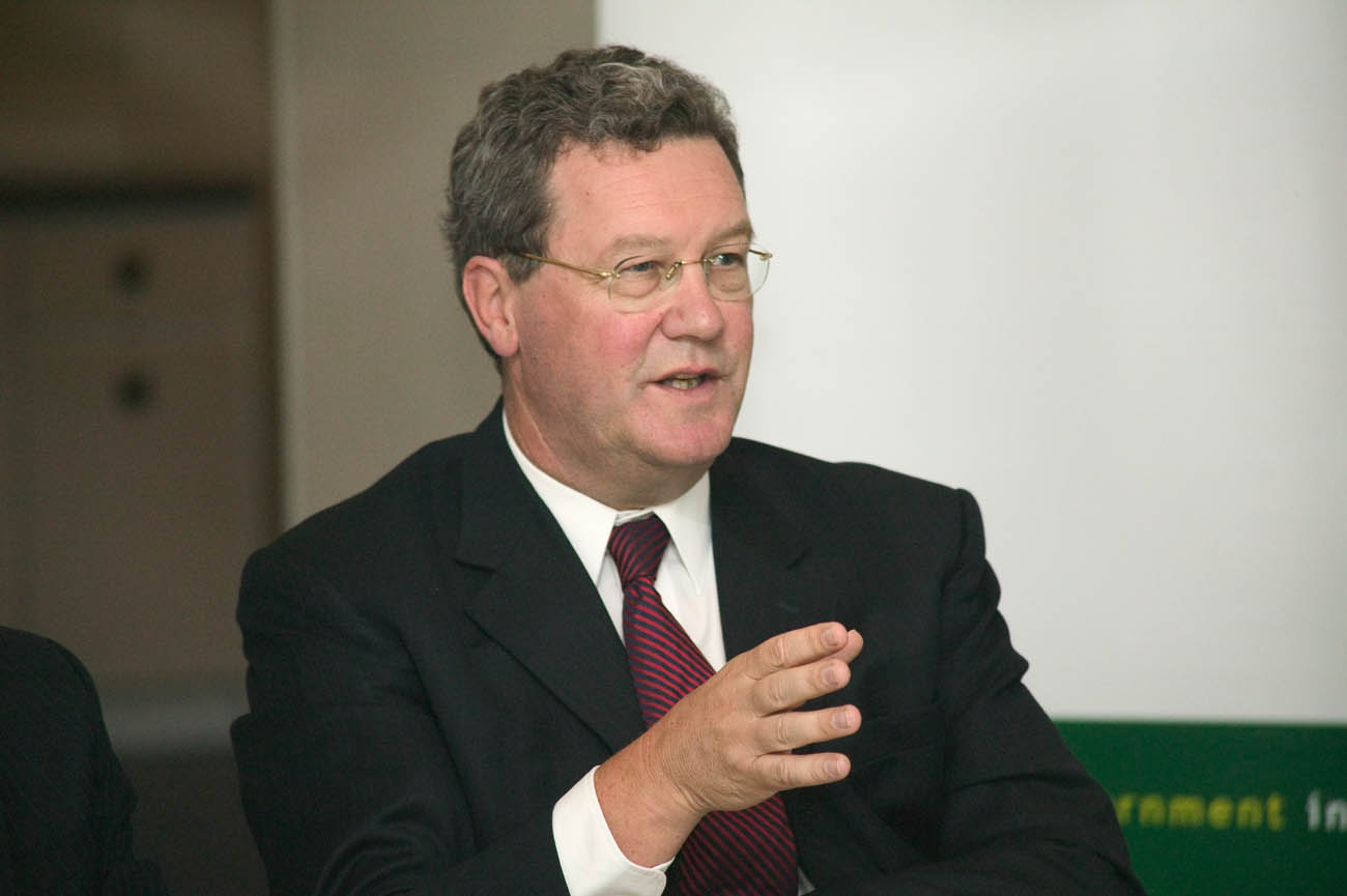 Ο ειδικός απεσταλμένος του ΟΗΕ έχει καταθέσεις στην Κύπρο