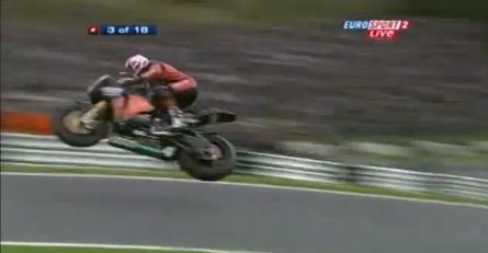 «Πετώντας» με μία… superbike