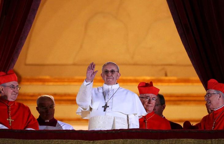 Τηλεφωνική επικοινωνία του νέου Πάπα με τον Βενέδικτο