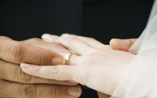 Διαζύγιο από το… επίδομα γάμου