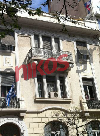 ΦΩΤΟ- Η σημαία στο μπαλκόνι του Κολλάτου