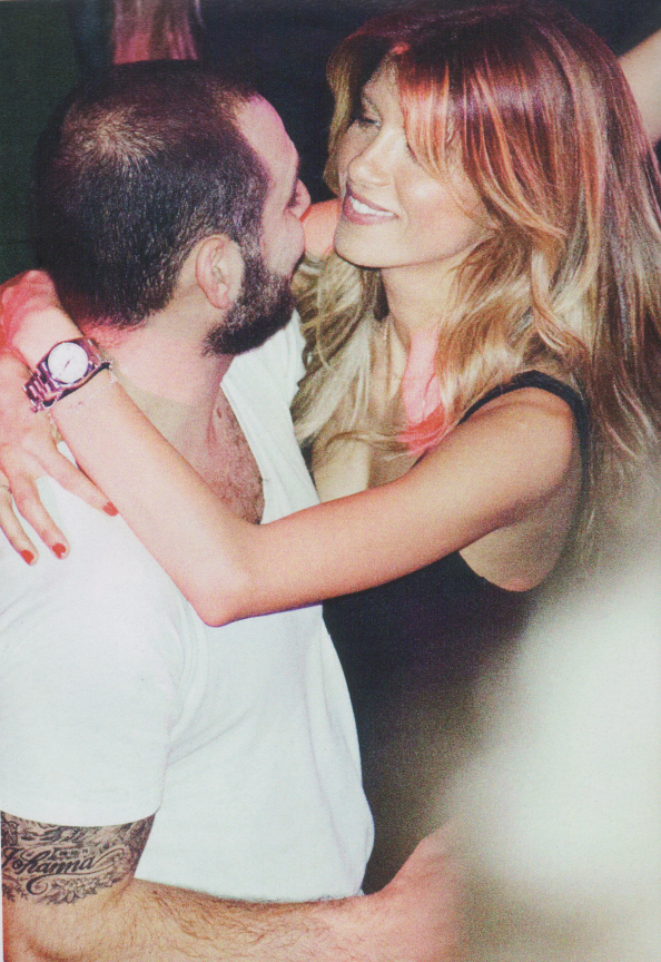 ΦΩΤΟ-H έξοδος της Κουτσοσταμάτη