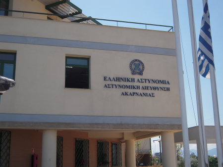 Τρόχισαν τα κάγκελα με λίμα κι έφυγαν…