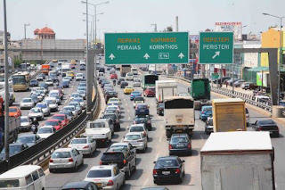 ΤΩΡΑ-Ουρές χιλιομέτρων στον Κηφισό