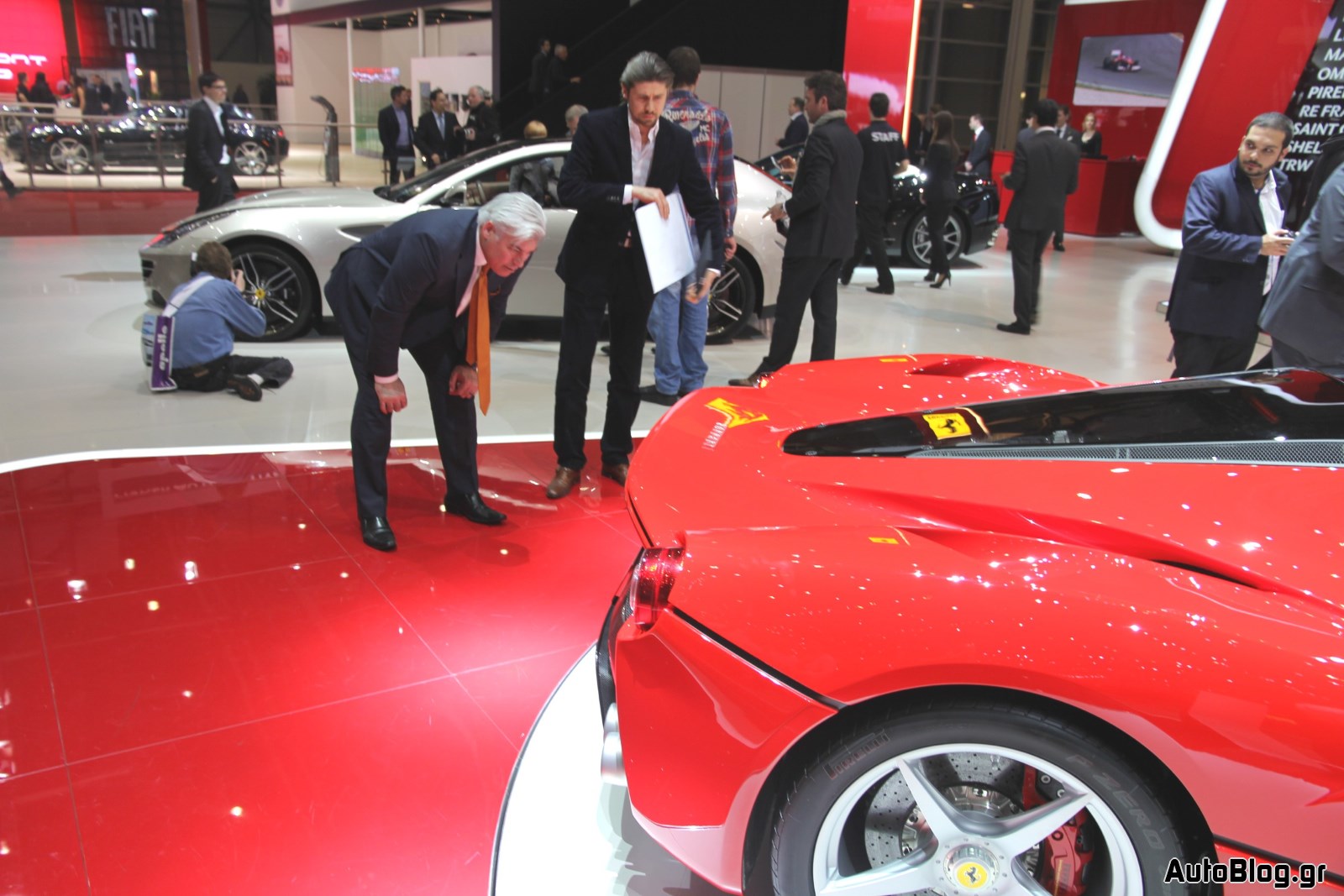 Η McLaren “επεξεργάζεται” τη LaFerrari