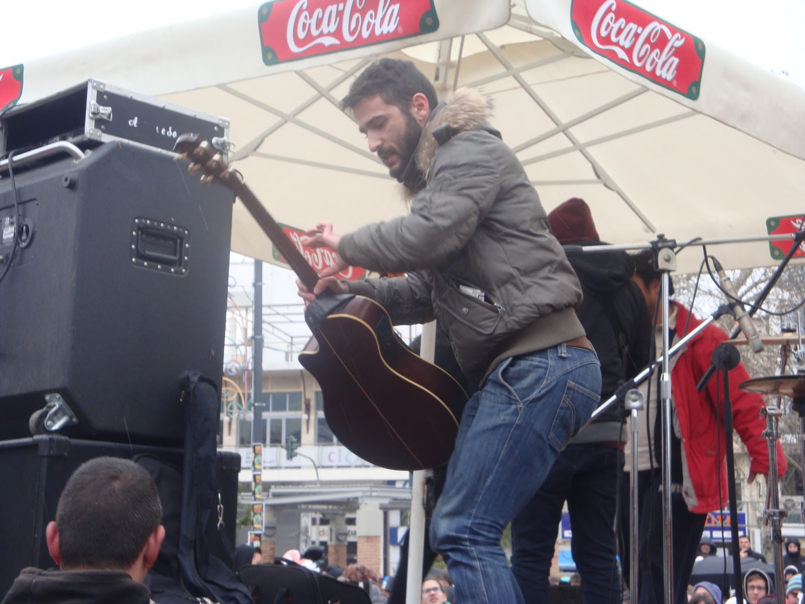 Εκνευρισμός στη συναυλία Koza Mostra και Αγάθωνα