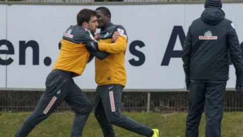 ΒΙΝΤΕΟ-Οι μπουνιές του Παπασταθόπουλου