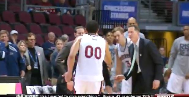 BINTEO-Kόουτς μου κρατάς το δόντι;