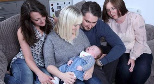 Η Μπέατριξ με τις τρεις μαμάδες