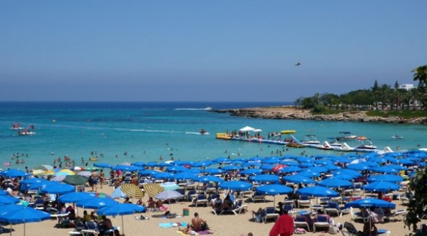Πιστοί τουρίστες της Κύπρου οι Βρετανοί