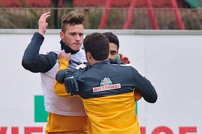 ΦΩΤΟ-Στα χέρια Παπασταθόπουλος – Αρναούτοβιτς