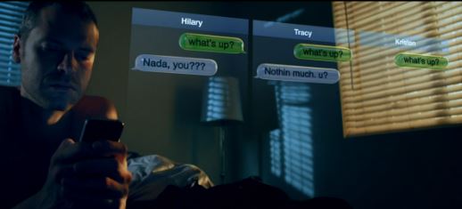 ΒΙΝΤΕΟ-Έκανε ταινία τον εθισμό του στο κινητό τηλέφωνο