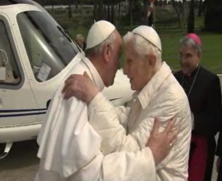 Η συνάντηση του Πάπα Φραγκίσκου με Βενέδικτο