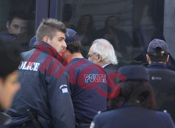 Δημεύουν το σπίτι του Άκη – Οι διάλογοι με τον εισαγγελέα