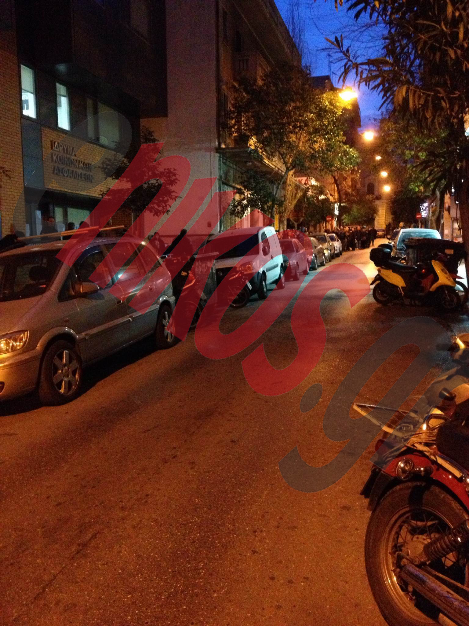 Ουρά από τα ξημερώματα στο ΙΚΑ