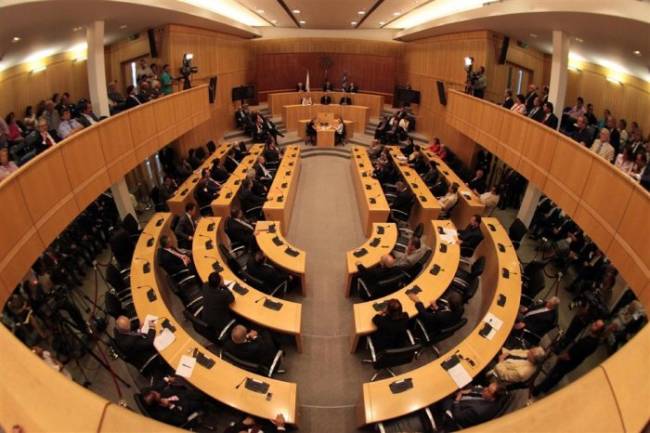Αποκαλύψεις στην κυπριακή βουλή για τις τράπεζες