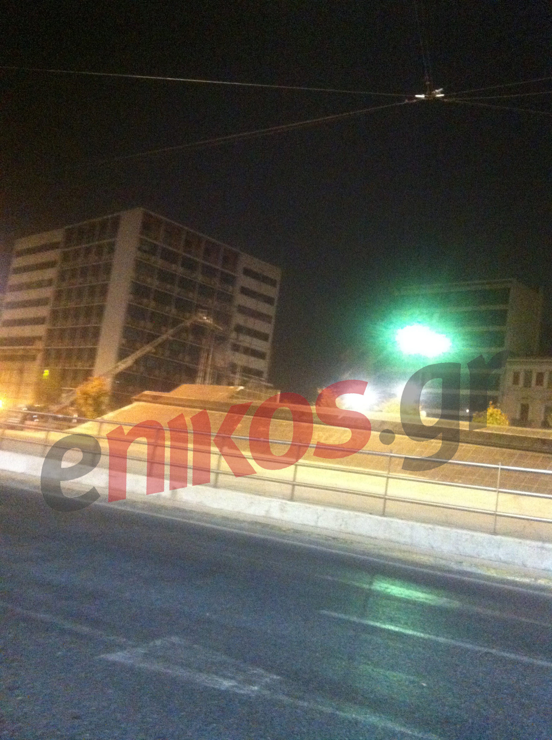 ΤΩΡΑ-Απειλεί να αυτοκτονήσει