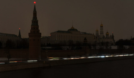 Στο σκοτάδι το Κρεμλίνο και η Κόκκινη Πλατεία