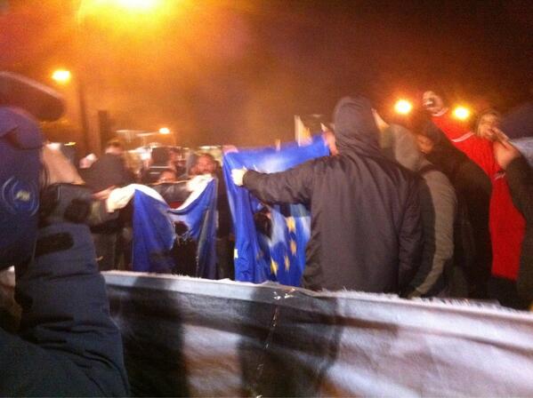 Κύπρος-Έκαψαν τη σημαία της Ε.Ε.