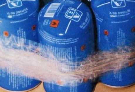 ΤΩΡΑ:Επίθεση με γκαζάκι στο σπίτι του αδελφού του Κεδίκογλου