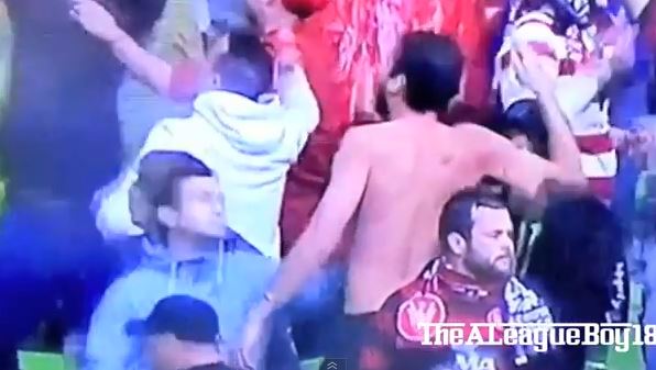 ΒΙΝΤΕΟ-Όταν η εξέδρα γίνεται…ρινγκ