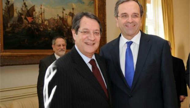 Σε διαρκή επικοινωνία Σαμαράς-Αναστασιάδης