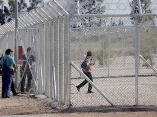 Μετανάστες απειλούσαν να αυτοκτονήσουν