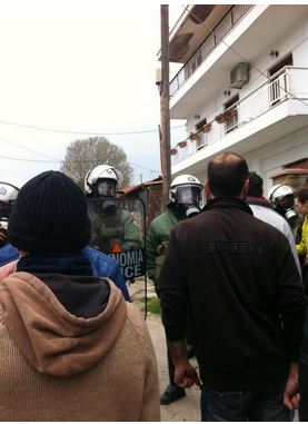 Σύλλογος διδασκόντων:«Τα χημικά έπεσαν μέσα στο σχολείο»