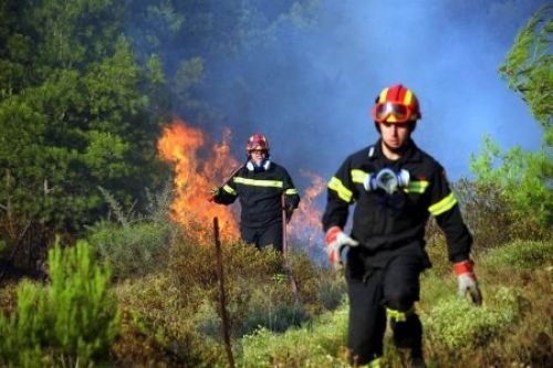 Φωτιές και ισχυροί νοτιάδες στην Κρήτη