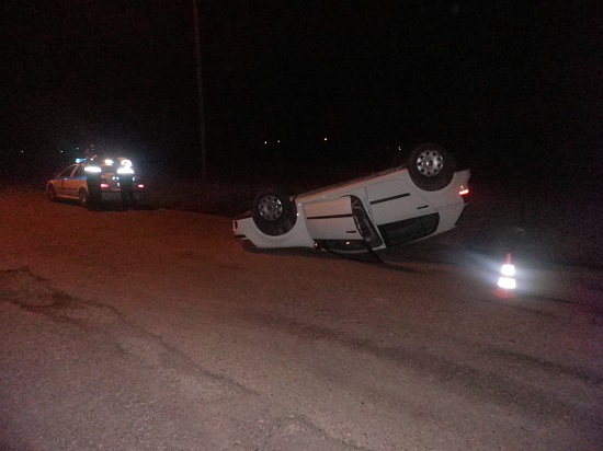 ΦΩΤΟ-Αναποδογύρισε αυτοκίνητο στο Αγρίνιο