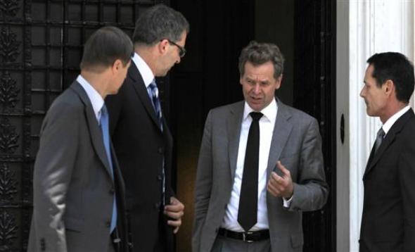 Παραμένει στην Αθήνα η τρόικα