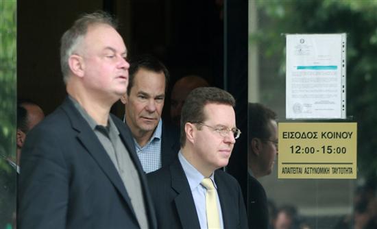 Ώρα μηδέν για τις απολύσεις στο Δημόσιο