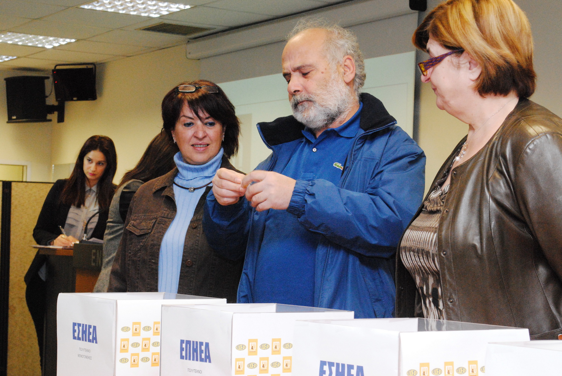 ΕΔΟΕΑΠ: Η ΕΠΗΕΑ ευθυγραμμίζεται με τον Καρούτζο