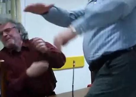 «Γι αυτό με χτύπησε ο Δήμαρχος»