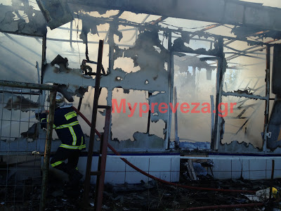 ΒΙΝΤΕΟ- Στις φλόγες σπίτι στην Πρέβεζα