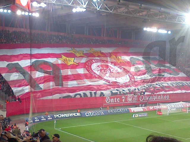 ΦΩΤΟ – Το πανό για τα 88 χρόνια του Ολυμπιακού