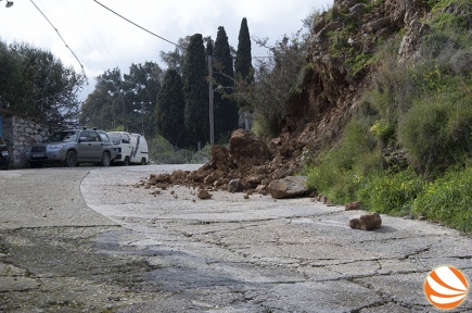 ΦΩΤΟ-Κατολισθήσεις στην Ικαρία