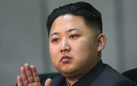 Ο Κιμ Γιονγκ Ουν στρέφει τους πυραύλους στις ΗΠΑ